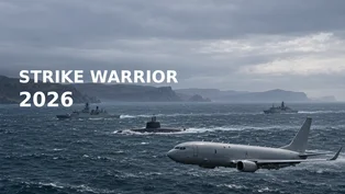 Seefernaufklärer über einem U-Boot und NATO-Schiffen im rauen Nordatlantik bei Strike Warrior 2026