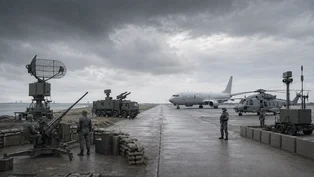 Historische Bofors-Flugabwehr und moderner Schutz eines Marinefliegerhorstes mit P-8A und NH90